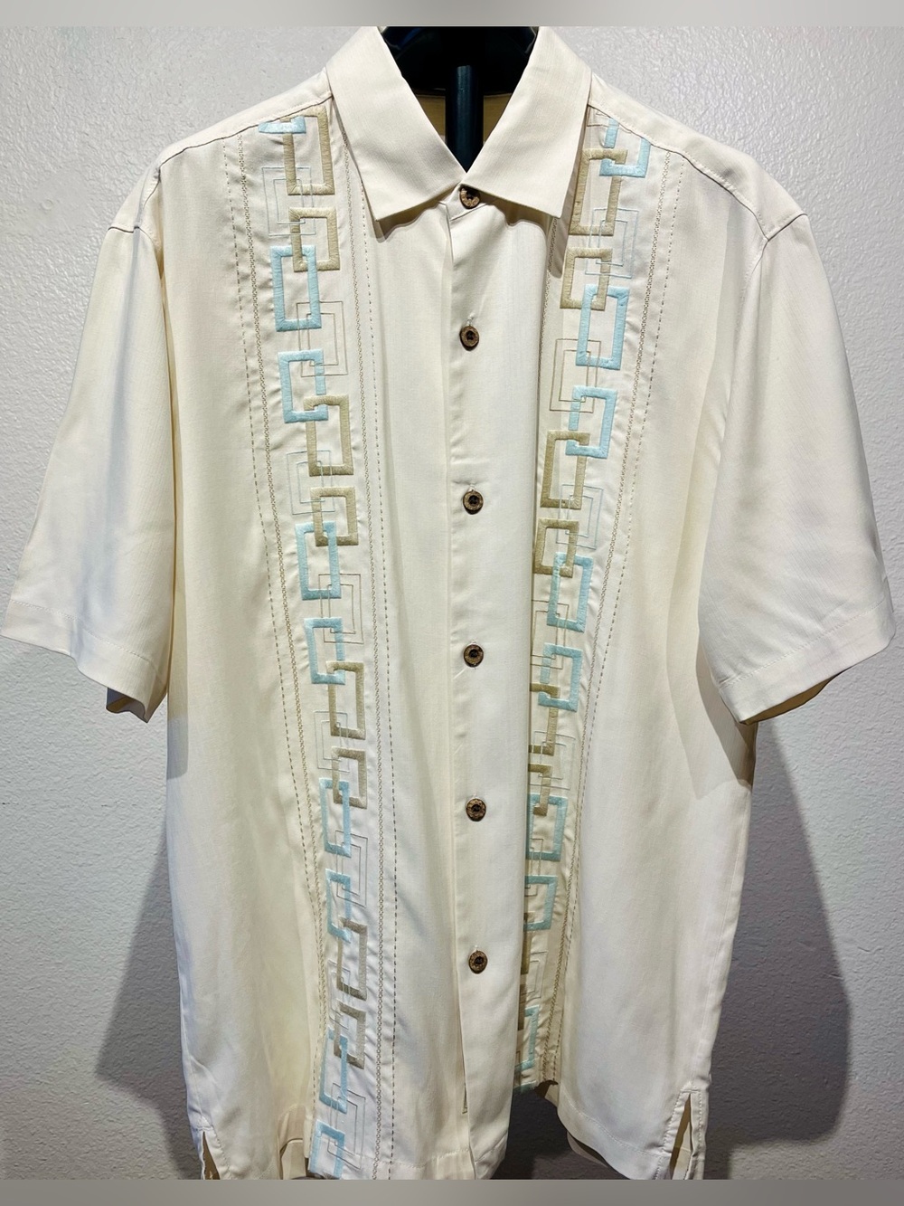Tommy Bahama Ivory Embroidered Short-Sleeve Button-Up Shirt - Size M (Men’s)